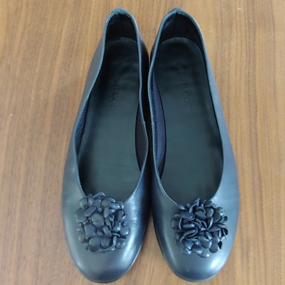 Studio Flexx ballet flats size US 9 1/2 EU 41